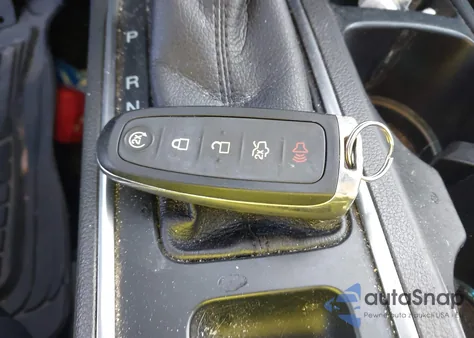 2017 Ford Escape Titanium из США, поврежденный, VIN 1FMCU9J96HUE25645